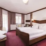 Hotel Mooswald 4*